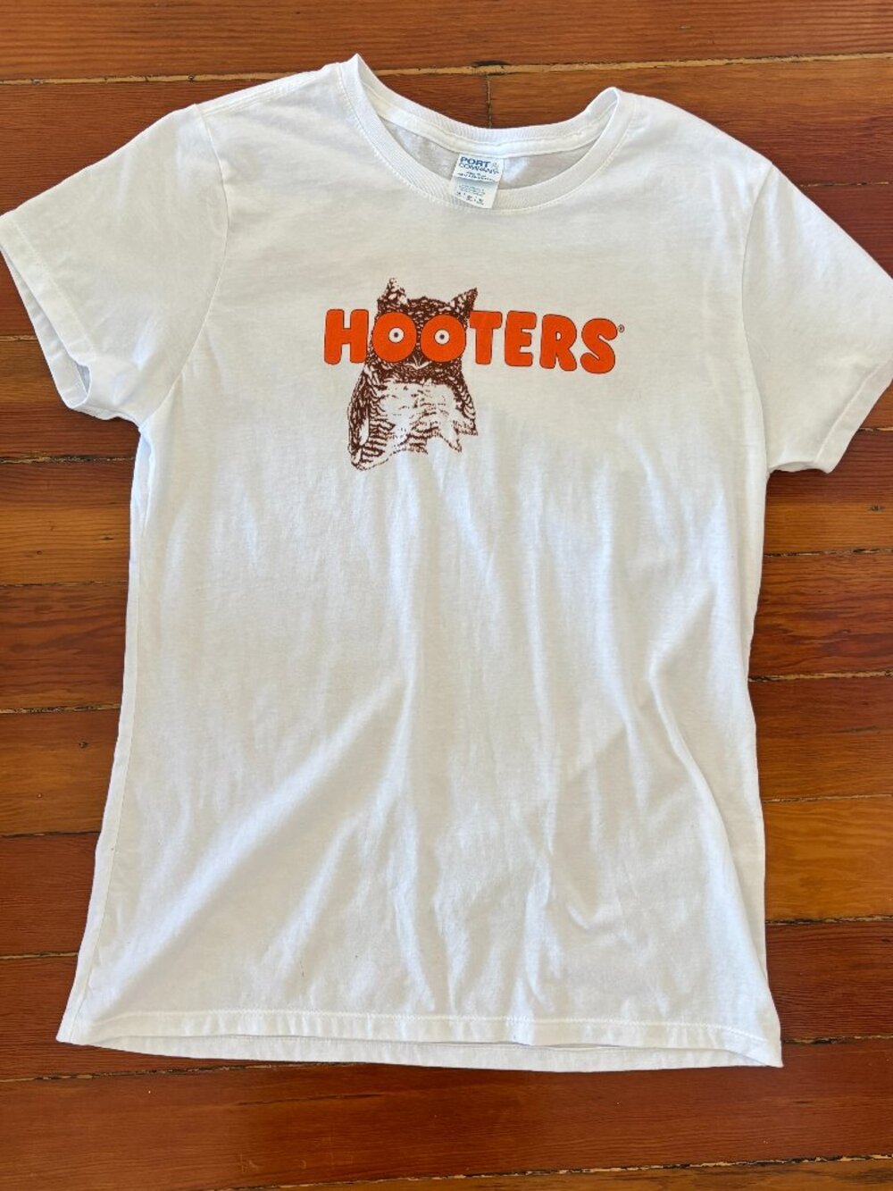 100% Cotton Hooters T-Shirt Port & Company Unisex Medium